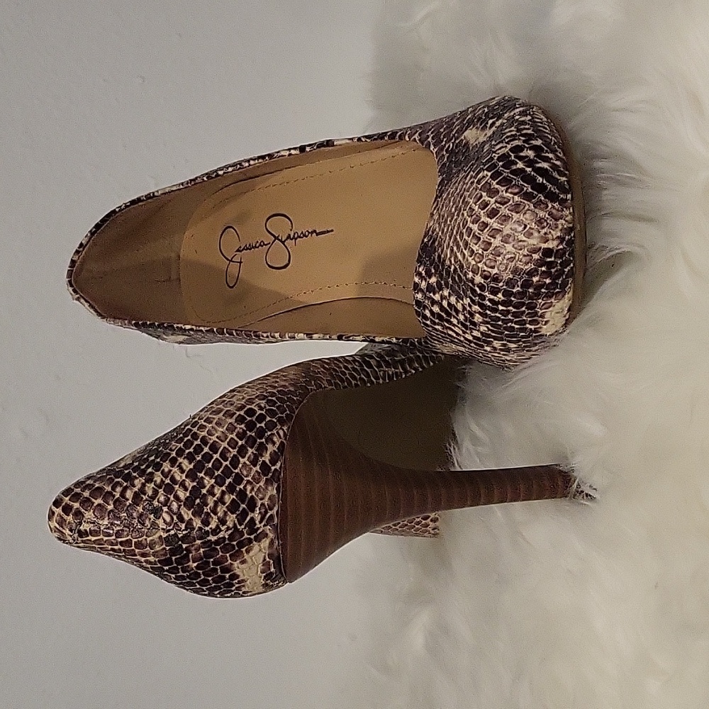 Jessica Simpson Brown Snakeskin Pointed Toe Pumps
